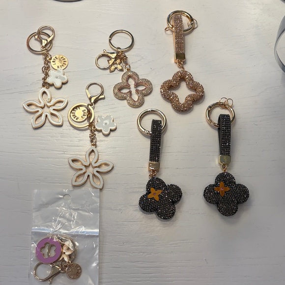 Accessories - Unbranded Bundle of Gold and Black Floral Keychain/ Bag Charm Set -